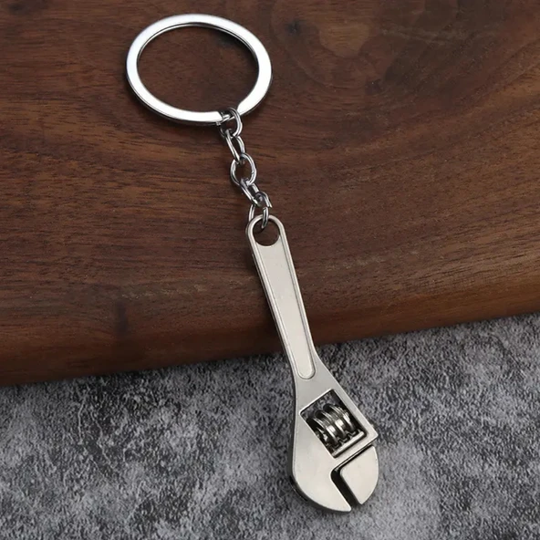 Fonksiyonel İngiliz Anahtarı Anahtarlık Metal Malzemeli Minyatür Anahtar Ucu Açılır Kapanır Gerçekçi Görünümlü Dekoratif Erkek Anahtarlık Araç Çanta Ev Anahtarı İçin Şık ve Pratik Anahtarlık Aksesuarı - 2