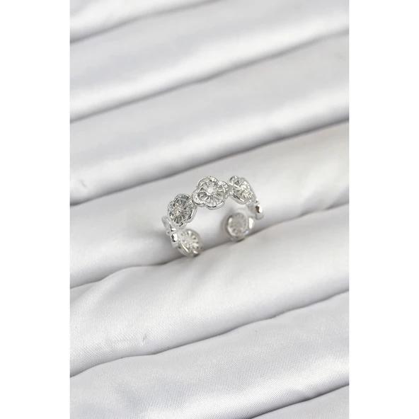 Pirinç Gümüş Renk Yonca Model Kadın Yüzük