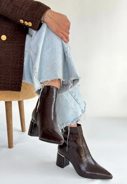 Meça Kahverengi Cilt Topuklu Bot ürün görseli 1