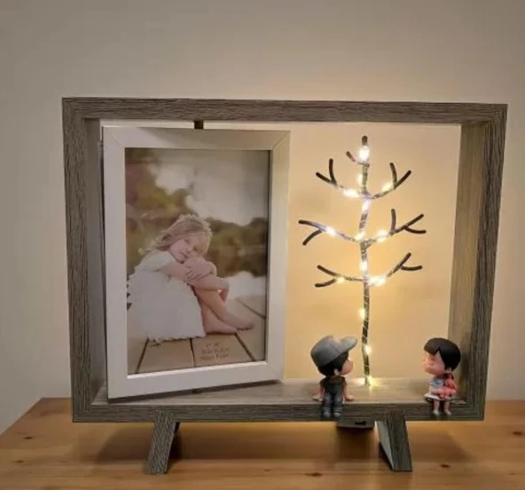 Ahşap Çerçeveli Çift Taraflı Işıklı Masaüstü Fotoğraf Çerçevesi (26.5x23.6 cm) - 2