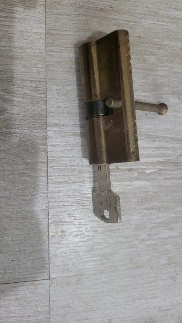 Kale kilit göbeği barel tek anahtarli barel sağlam ikinci el - Resim 2