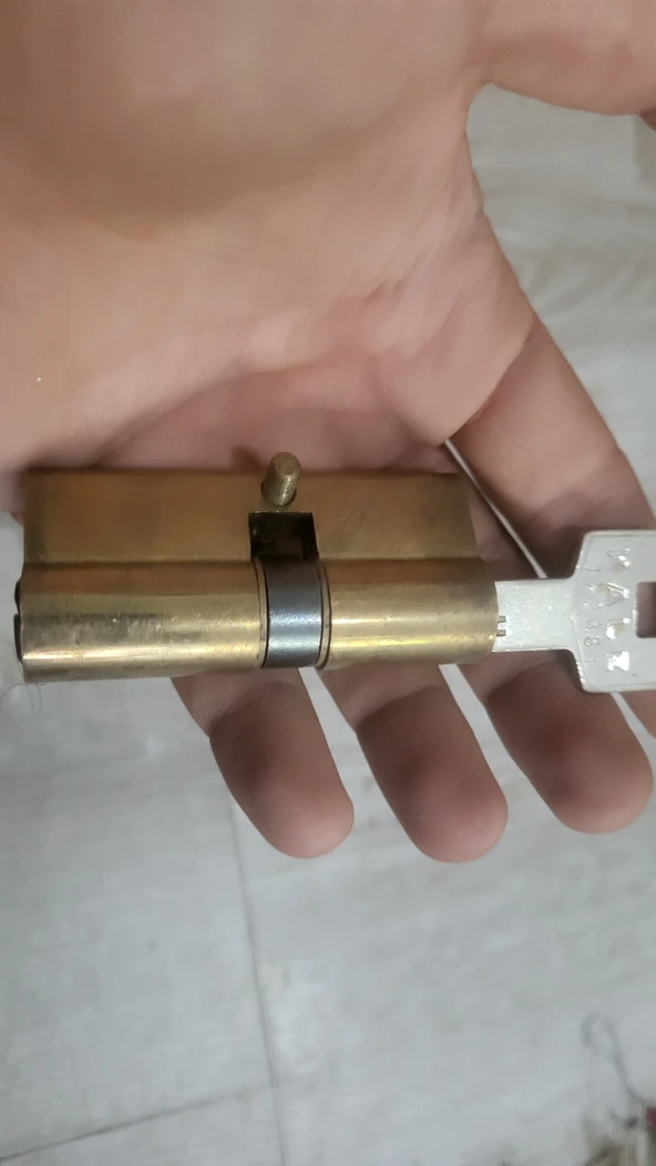 Kale kilit göbeği barel tek anahtarli barel sağlam ikinci el ürün görseli