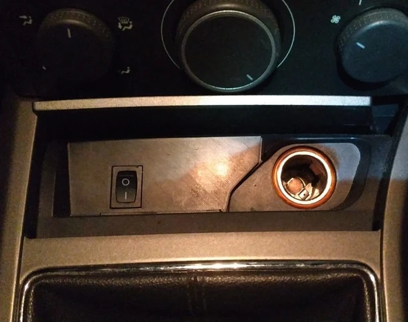 ASTRA  H ÇAKMAKLIK YANI KONSOL KAPAĞI - Resim 2