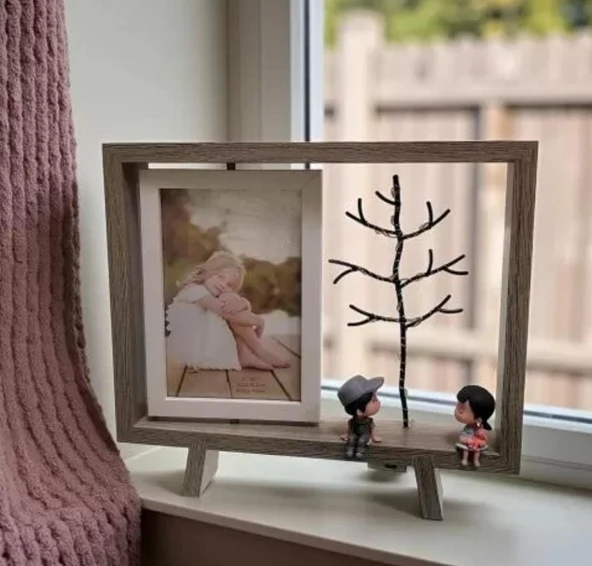 Ahşap Çerçeveli Çift Taraflı Işıklı Masaüstü Fotoğraf Çerçevesi (26.5x23.6 cm) - 3