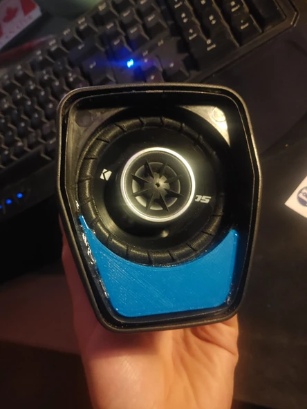 VW T3 Vanagon ARKA HOPARLÖR KAPAĞININ  İÇ YUVA ÇERÇEVE PARÇASI SİYAH RENK ürün görseli 1