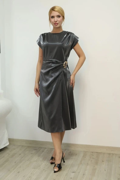 Toka ve Drape Detaylı Soft Saten Midi Elbise 6042-Antrasit ürün görseli