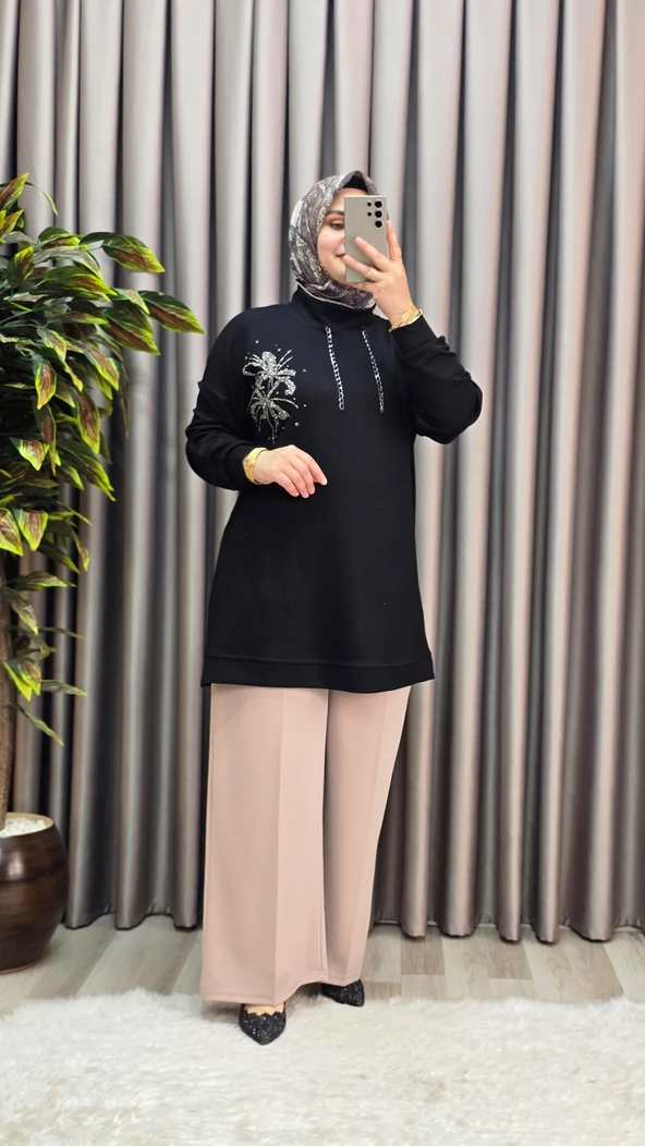 Kadın Büyük Beden Zincir Detaylı Taş İşlemeli Rahat Kalıp Esnek Kumaş Tunik ürün görseli