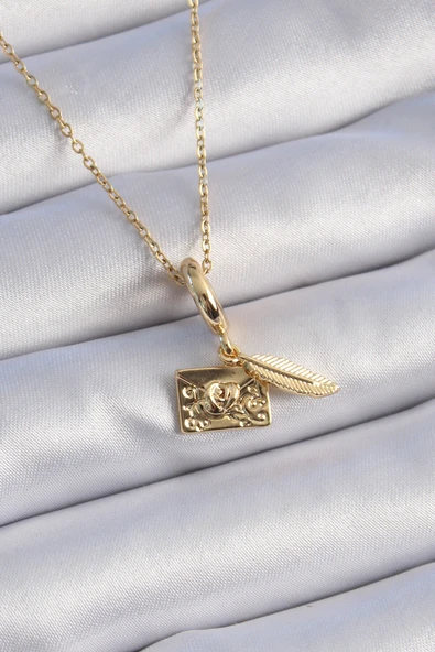 316L Çelik Gold Renk Kalp Detay Mektup Figür Charm Model Kadın Kolye ürün görseli 1