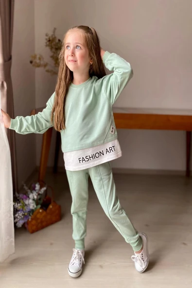 Yazı Detaylı Tarz Yeşil Renk Kız Çocuk Takım - Resim 2