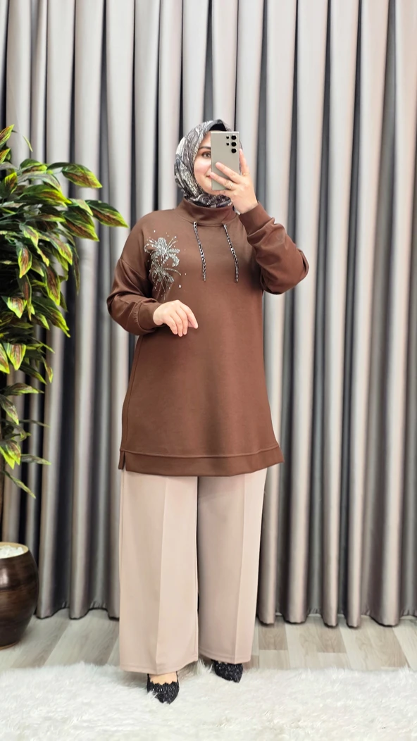 Kadın Büyük Beden Zincir Detaylı Taş İşlemeli Rahat Kalıp Esnek Kumaş Tunik - Resim 6