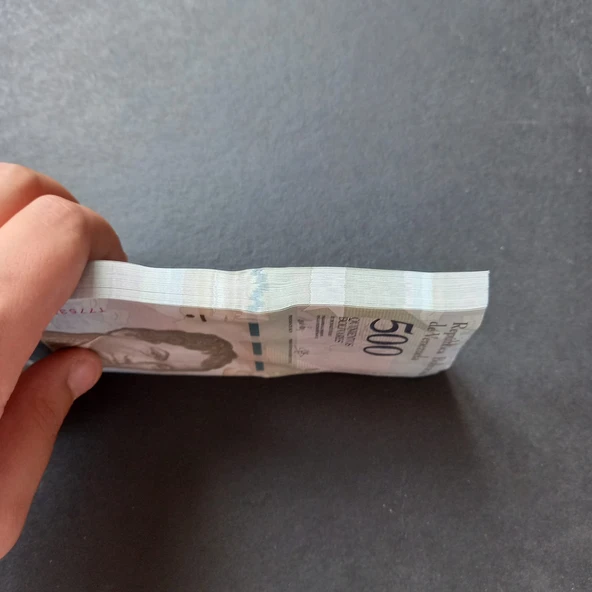 Escoines Koleksiyon 3996368f57598f2daf 2017 Venezuela 500 Bolivar ÇİL Deste eski yabancı kağıt para - Resim 3