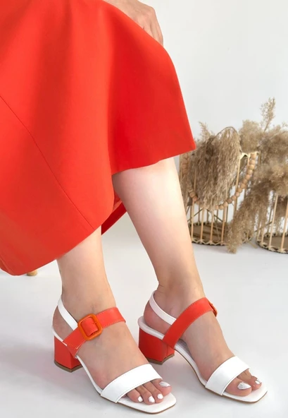 Year Beyaz Cilt Tcu Detaylı Topuklu Ayakkabı - Resim 3