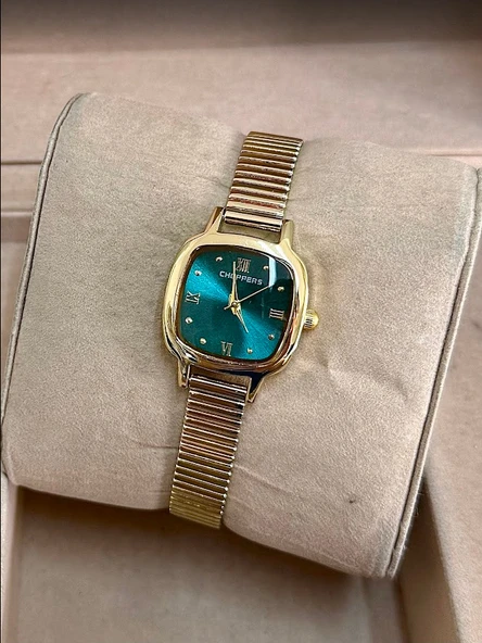 Altın Renk Kaplama Çelik Kordonlu Şık VIP Model Yeşil Kare Kadranlı Kadın Saati | Vintage Şıklık ürün görseli 1