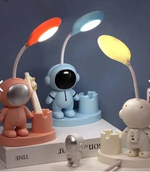 LED Astronot Masa Lambası Ve Kalemlik ürün görseli