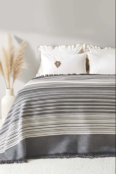 Veloura Antrasit Çift Kişilik Püsküllü Battaniye ürün görseli