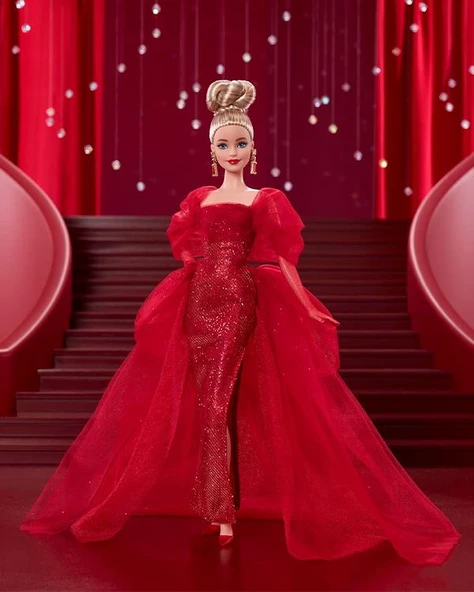 Barbie 80. Yıl Dönümü Koleksiyon Sarışın Bebek JBJ17 - Resim 3