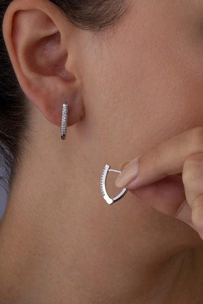 Gümüş Pazarım Zirkon Taşlı J Gümüş Küpe ürün görseli 1