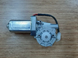 REDÜKTÖRLÜ MOTOR-12V 70W 75d/d 4,5Nm 1:64 CW (CAM KALDIRMA TİPİ) - KORMAS-5602000120031 ürün görseli