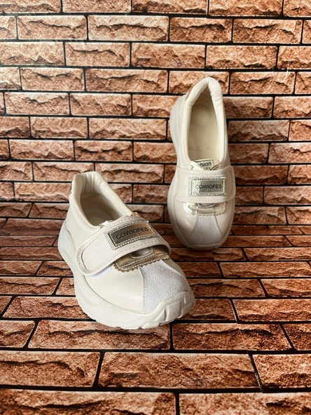 GÜNLÜK ORTOPEDİK TABAN CIRTLI KREM KADIN BABET ürün görseli