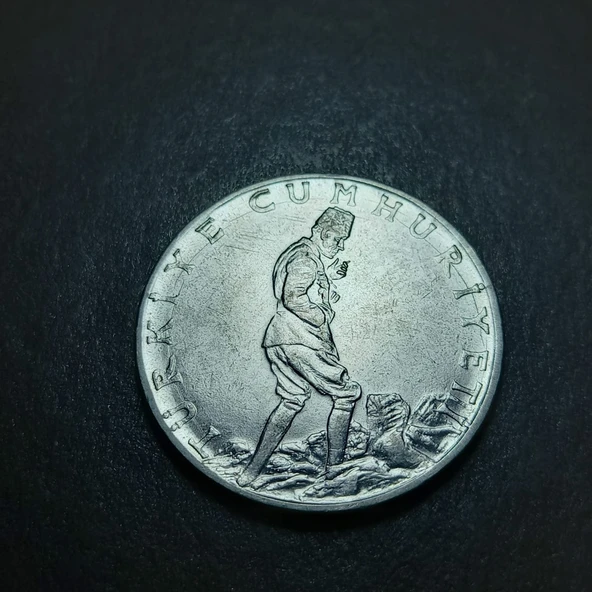 Escoines Koleksiyon 3996368f41bc4d1209 1979 Akmonital 2½ Lira Çatlak Kalıp Nadir Çıkar çil para - Resim 2