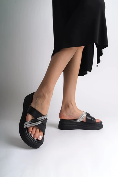 New Ruby Taşlı Şeritli Siyah Kadın Terlik