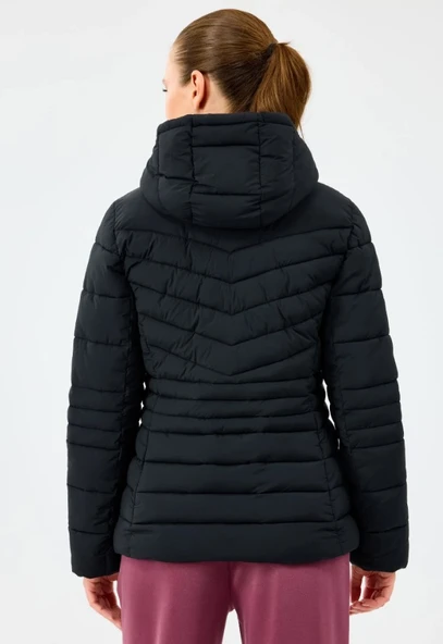 Skechers W Fitted Hoodie Puffer Jacket S2520203 Kadın Mont - Resim 4