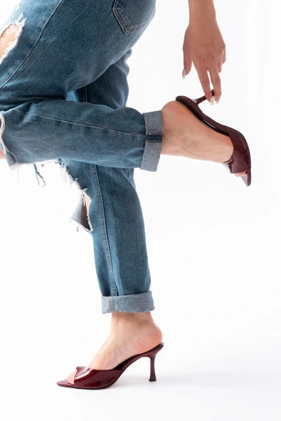 716 Bordo Rugan Sivri Burunlu Topuklu Kadın Terlik ürün görseli