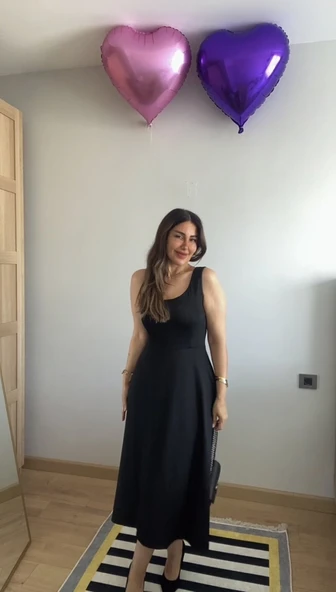 Kadın Askılı Kare Yaka Yırtmaçlı Midi Janjan Krep Elbise ürün görseli 1