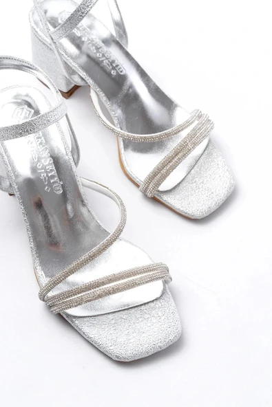 S-900  Gümüş Bantlı Taşlı Kalın Şeffaf Topuklu Kadın Ayakkabı - Resim 4
