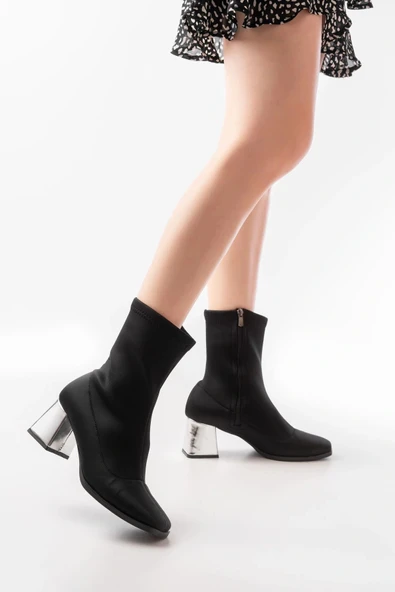 MSK-033 Dalgıç Siyah Topuklu Fermuarlı Kadın Bot ürün görseli