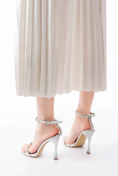 A-30 Gümüş Taş Aksesuarlı Platformlu Topuklu Kadın Terlik - Resim 3