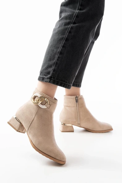 RM-504 Bej Süet Toka Aksesuarlı Topuklu Fermuarlı Günlük Kadın Bot ürün görseli 1