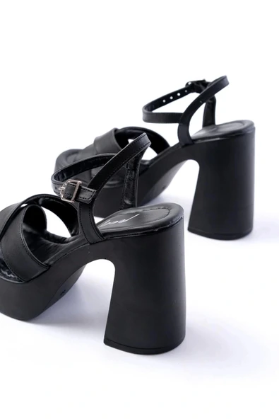P-105 Siyah Çapraz Kalın Topuklu Kadın Sandalet - 5