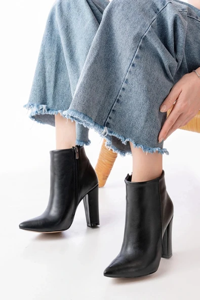 VRT-4801 Siyah Yüksek Kalın Topuklu Fermuarlı Kadın Bot ürün görseli 1