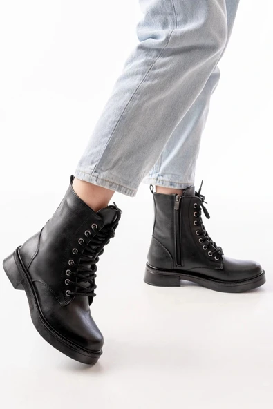 02-356 Siyah Düz Topuklu Bağcıklı Fermuarlı Günlük Kadın Bot ürün görseli 1