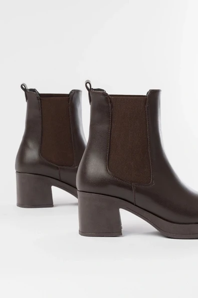 5109-3056 Kahverengi Lastikli Kalın Topuklu Günlük Kadın Bot - Resim 4