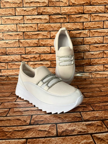 HAFİF TABAN BEYAZ TAŞLI KADIN SPOR ürün görseli