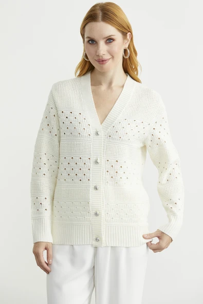 Delik Motifli Yünlü Triko Hırka - Kemik - Resim 2