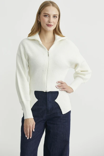 Dik Yaka Fermuarlı Bel Detaylı Triko Hırka - Kemik