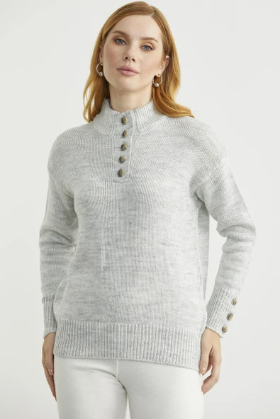 Dik Yaka Düğme Detaylı Yünlü Triko Kazak - Açık Gri - Resim 4