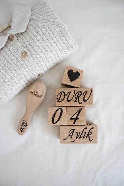 İsime Özel Ahşap Anne-Bebek Anı Küpü Ve Doğal Keçi Kılı Bebek Tarağı - 5
