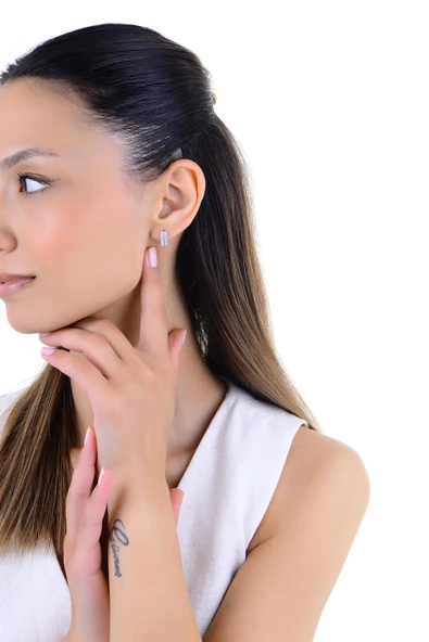 Gümüş rodyumlu baget kesim çift sıra zirkon taşlı halka küpe SGTL12995RODAJ - Resim 3