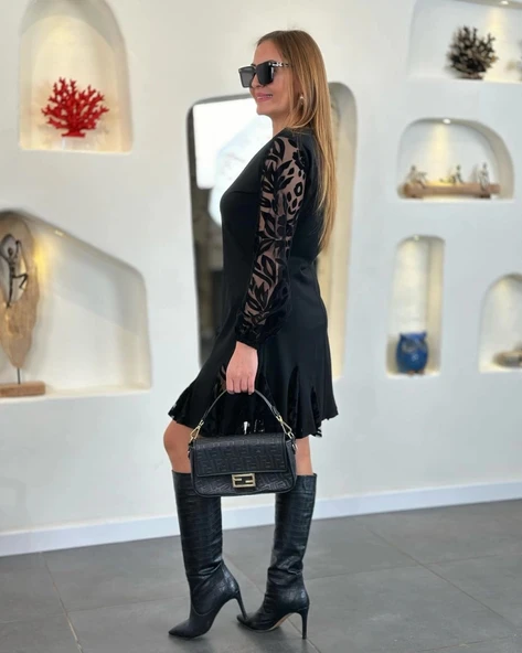 MDB Kadın Uzun Kollu Yuvarlak Yaka Kol Ve Etek Ucu Dantelli Kısa Ithal Krep Elbise - Resim 3