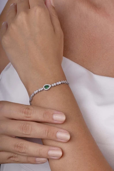 Gümüş Pazarım Zümrüt Taşlı Damla Motifli Rodyum Kaplama Gümüş Bileklik
