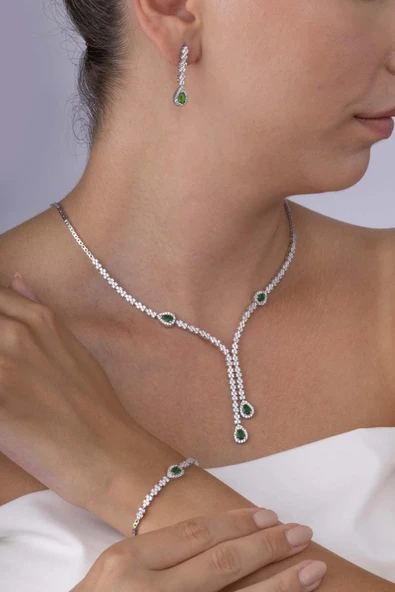 Gümüş Pazarım Zümrüt Taşlı Damla Motifli Rodyum Kaplama Gümüş Düğün Seti