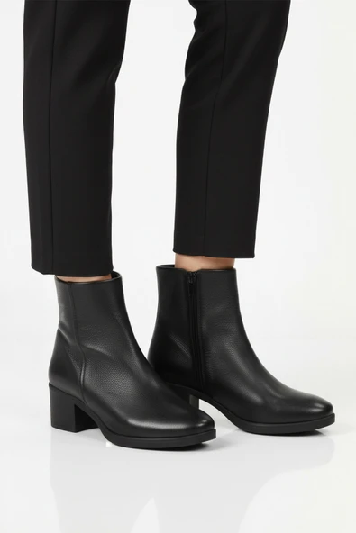 Ayakmod Siyah Hakiki Deri Fermuarlı Polarlı Kadın Bot 92162-1 Z