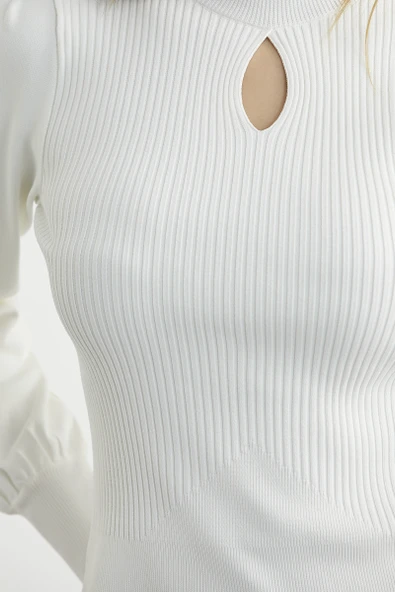 Dik Yaka Balon Kol Triko Kazak - Kemik - Resim 5