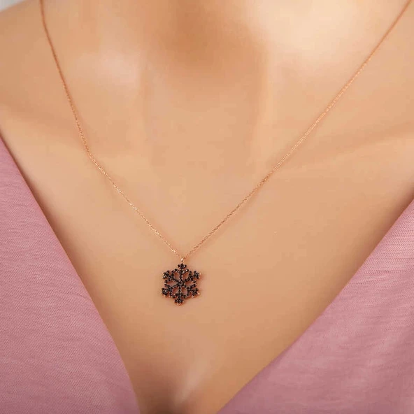 925 Ayar Gümüş Rose Siyah Taşlı Kar Tanesi Kadın Kolye ürün görseli 1