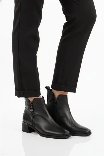 Ayakmod Siyah Hakiki Deri Polarlı Kaymaz Fermuarlı Kadın Topuklu Bot 9780-1 Z