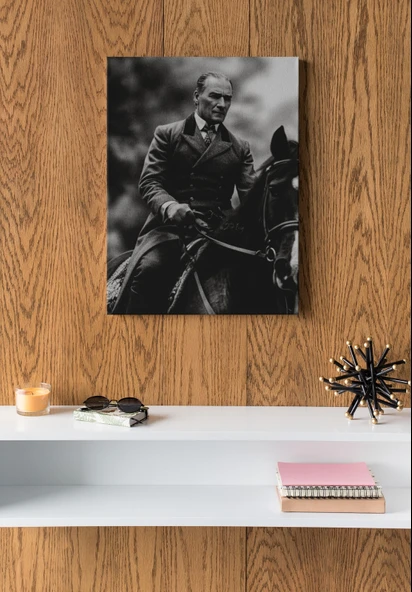 Atatürk Tablosu - At Binerken - 2